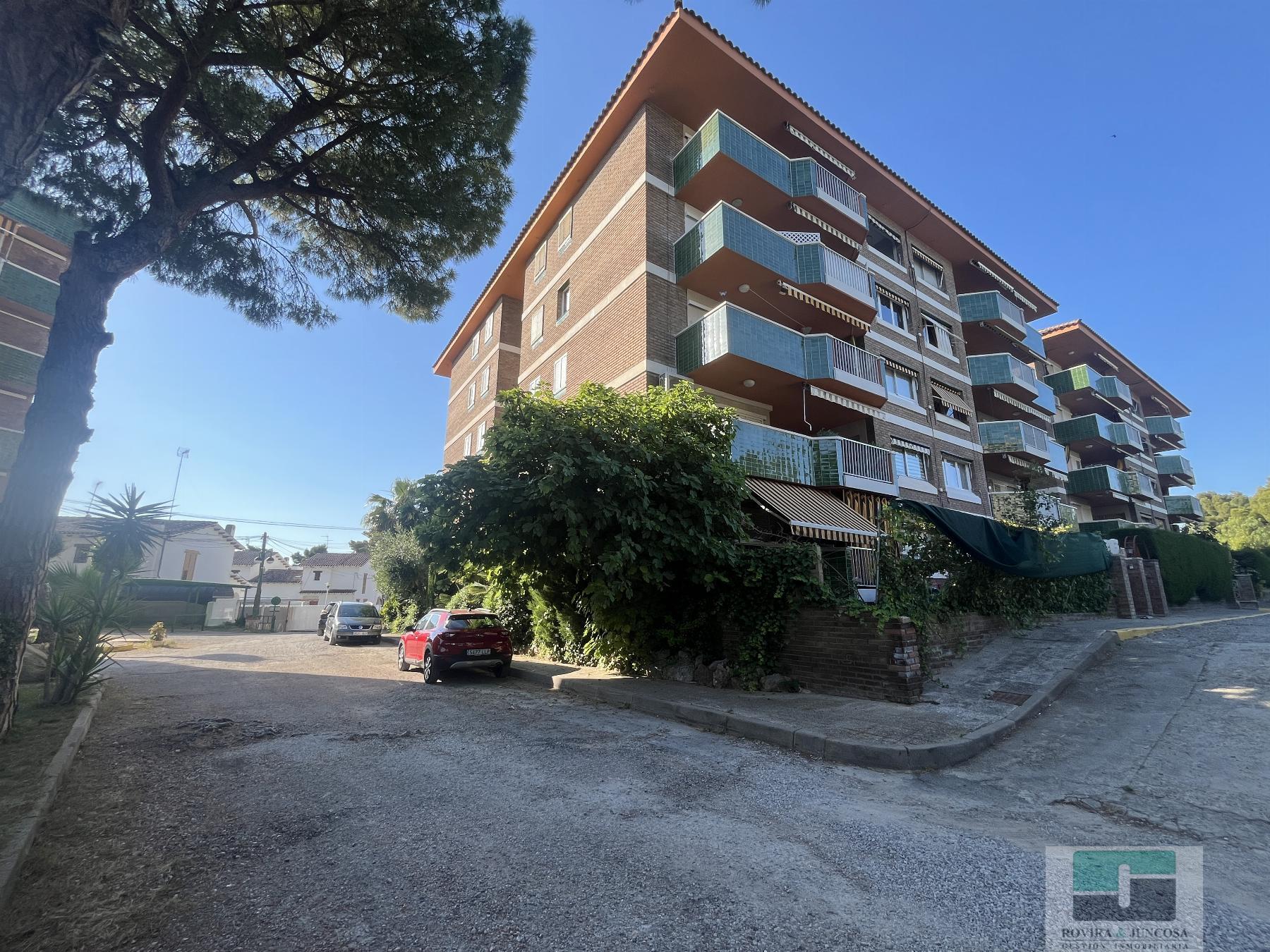 Venda de planta baixa a Roda de Barà