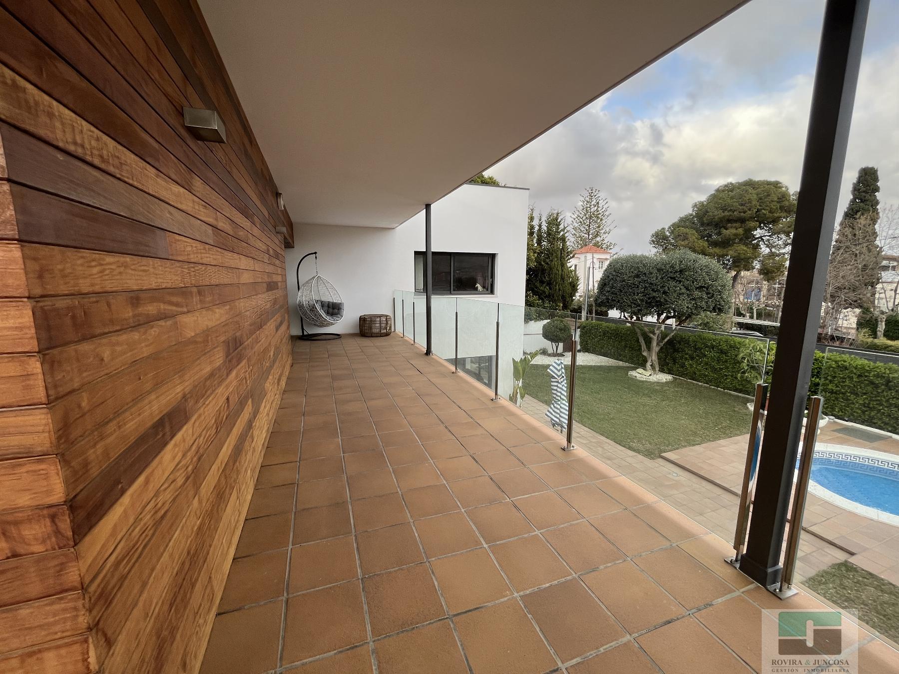 For rent of chalet in Castelldefels