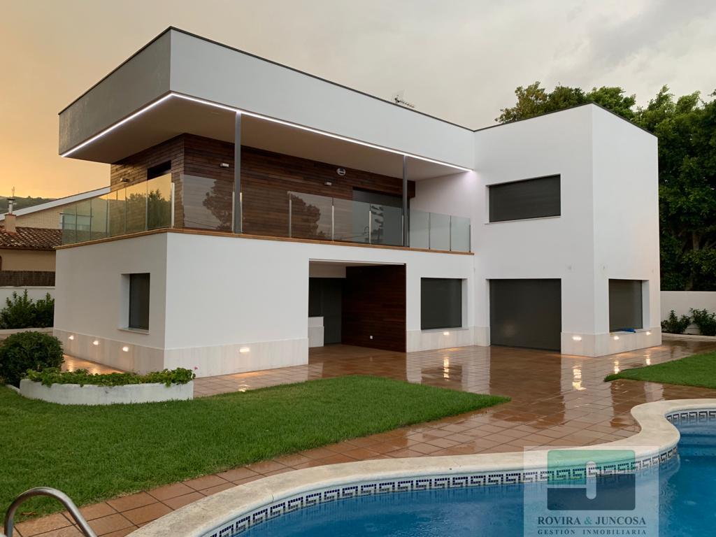 For rent of chalet in Castelldefels