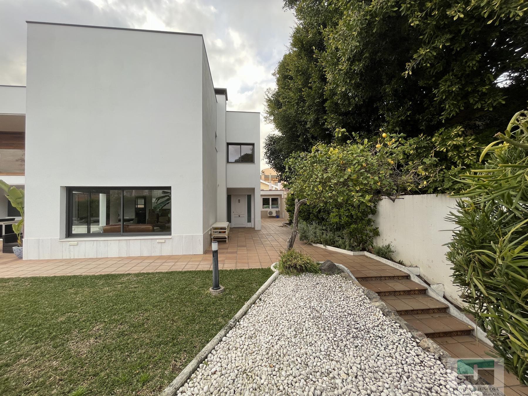 For rent of chalet in Castelldefels