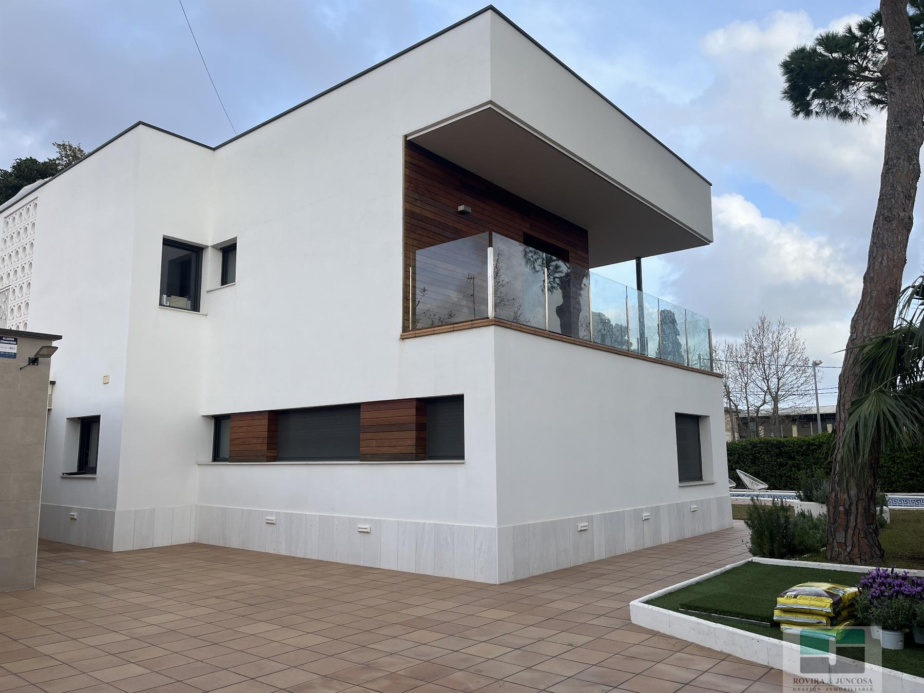 For rent of chalet in Castelldefels