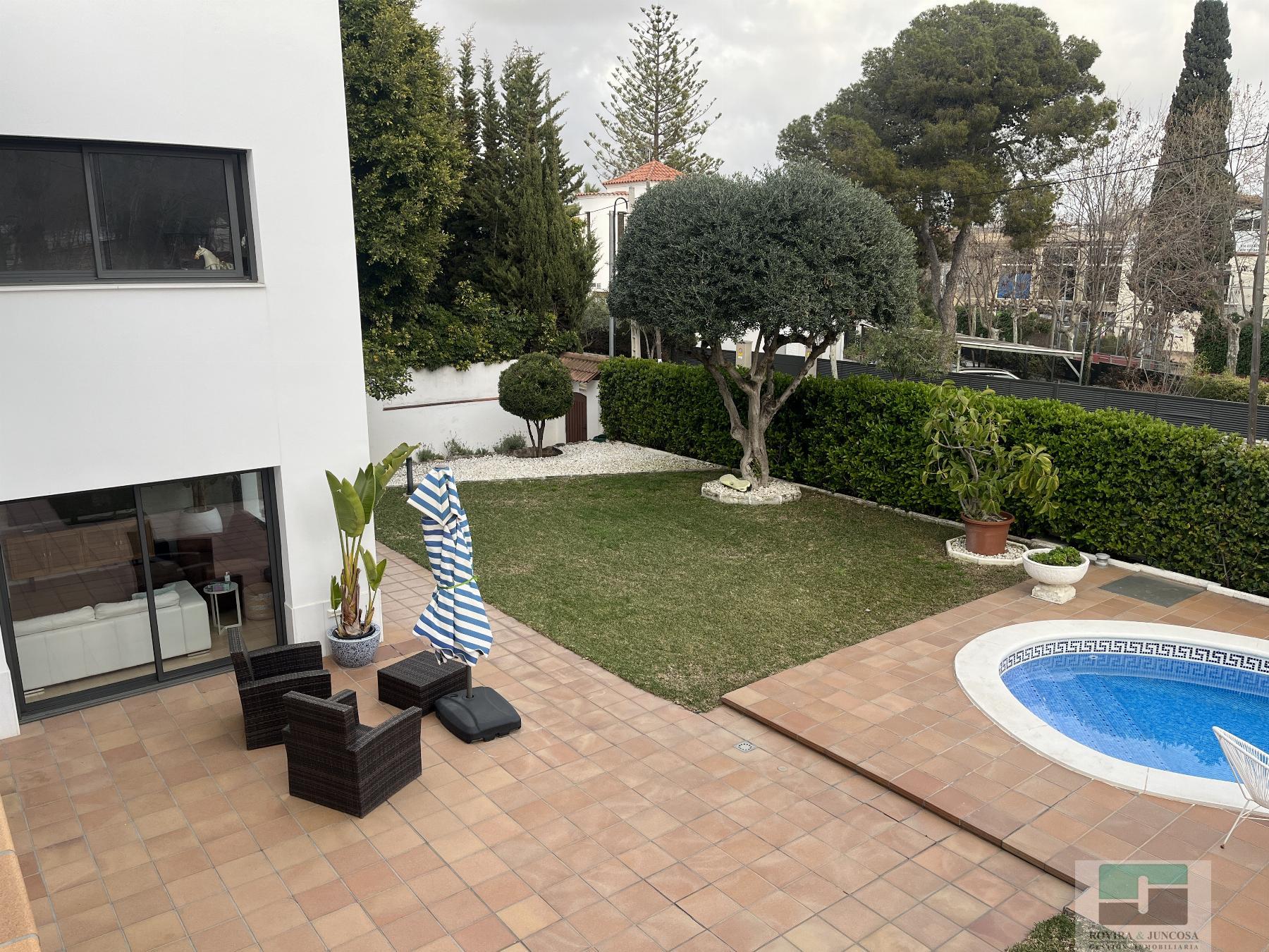 For rent of chalet in Castelldefels