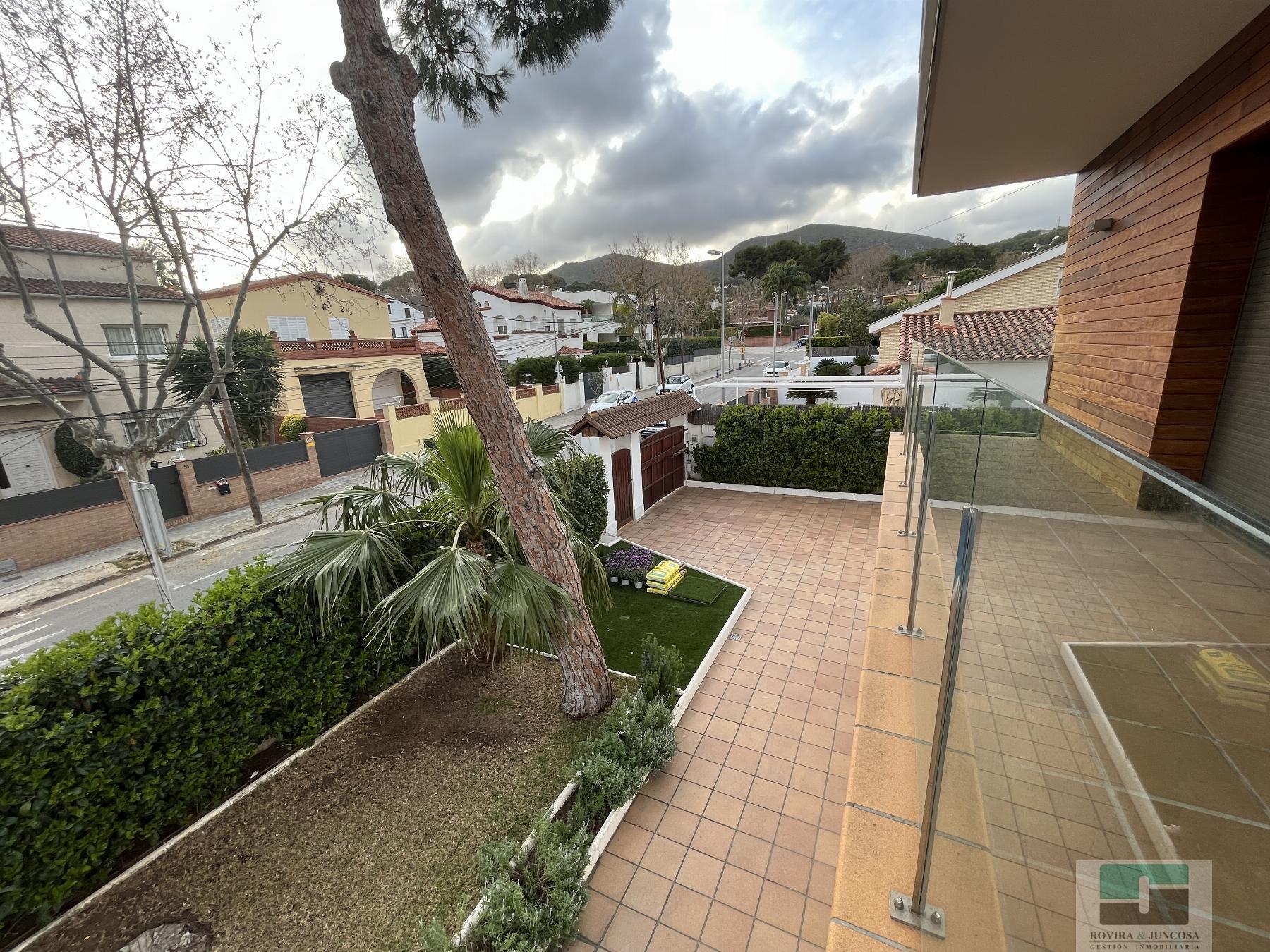 For rent of chalet in Castelldefels