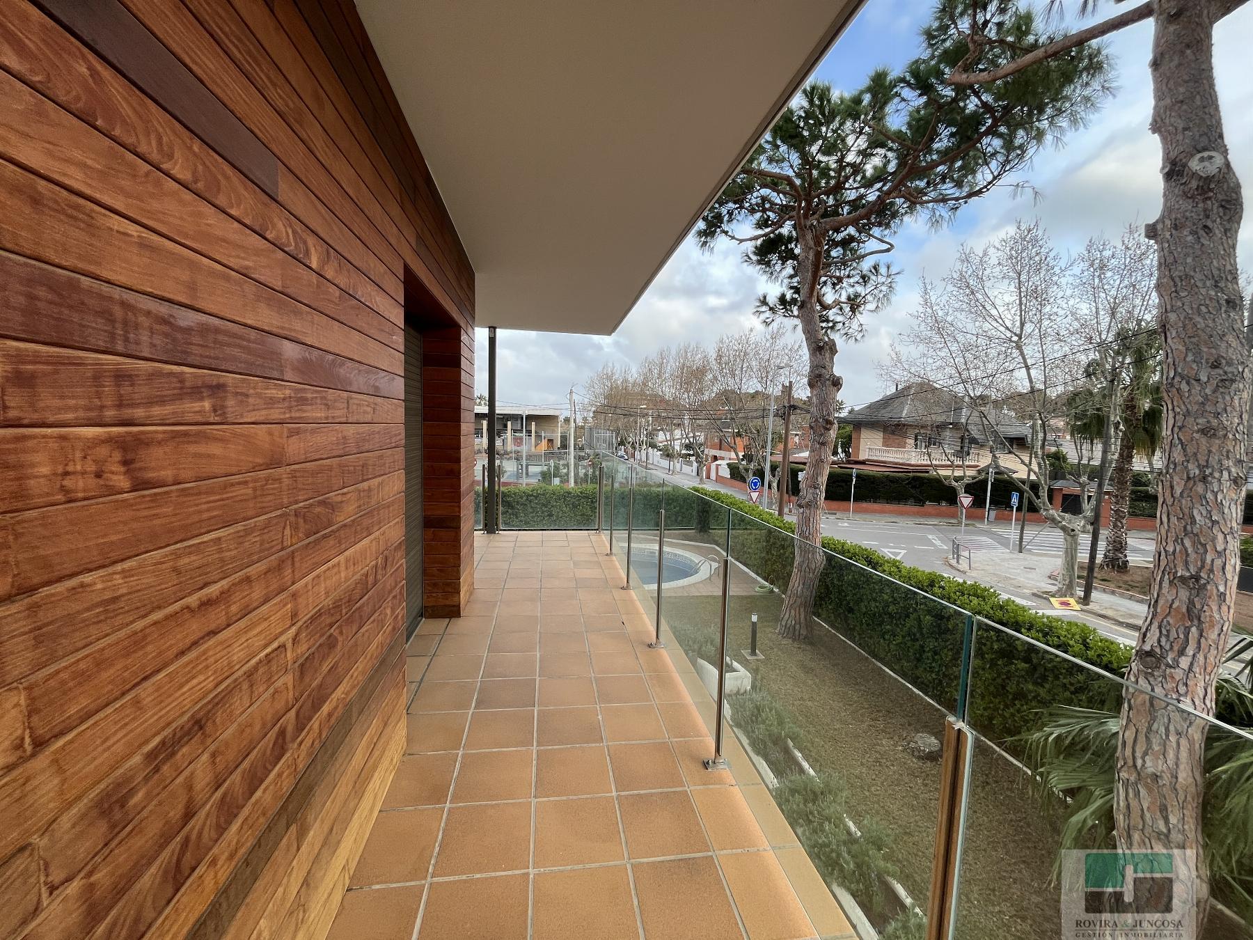 For rent of chalet in Castelldefels