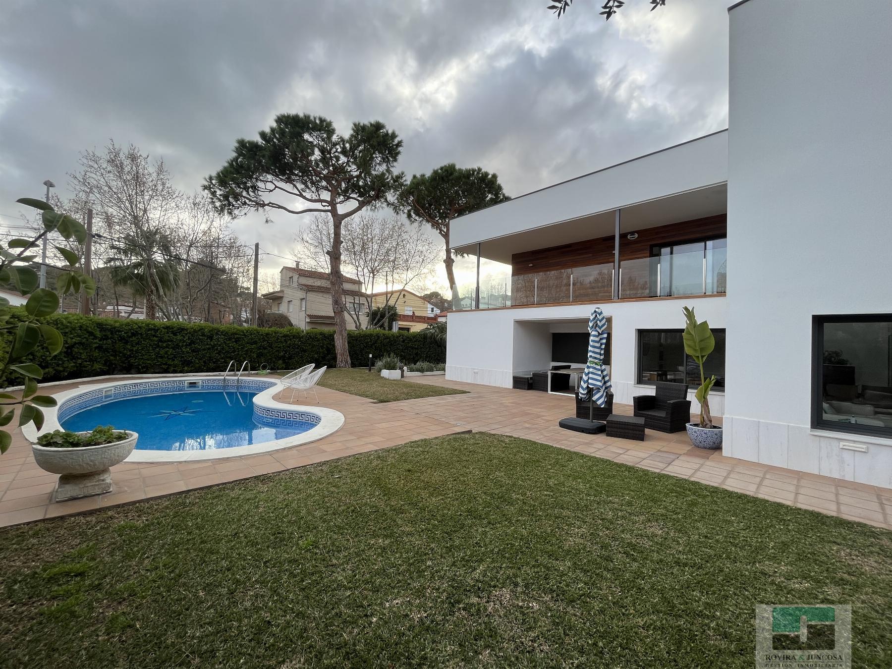 For rent of chalet in Castelldefels