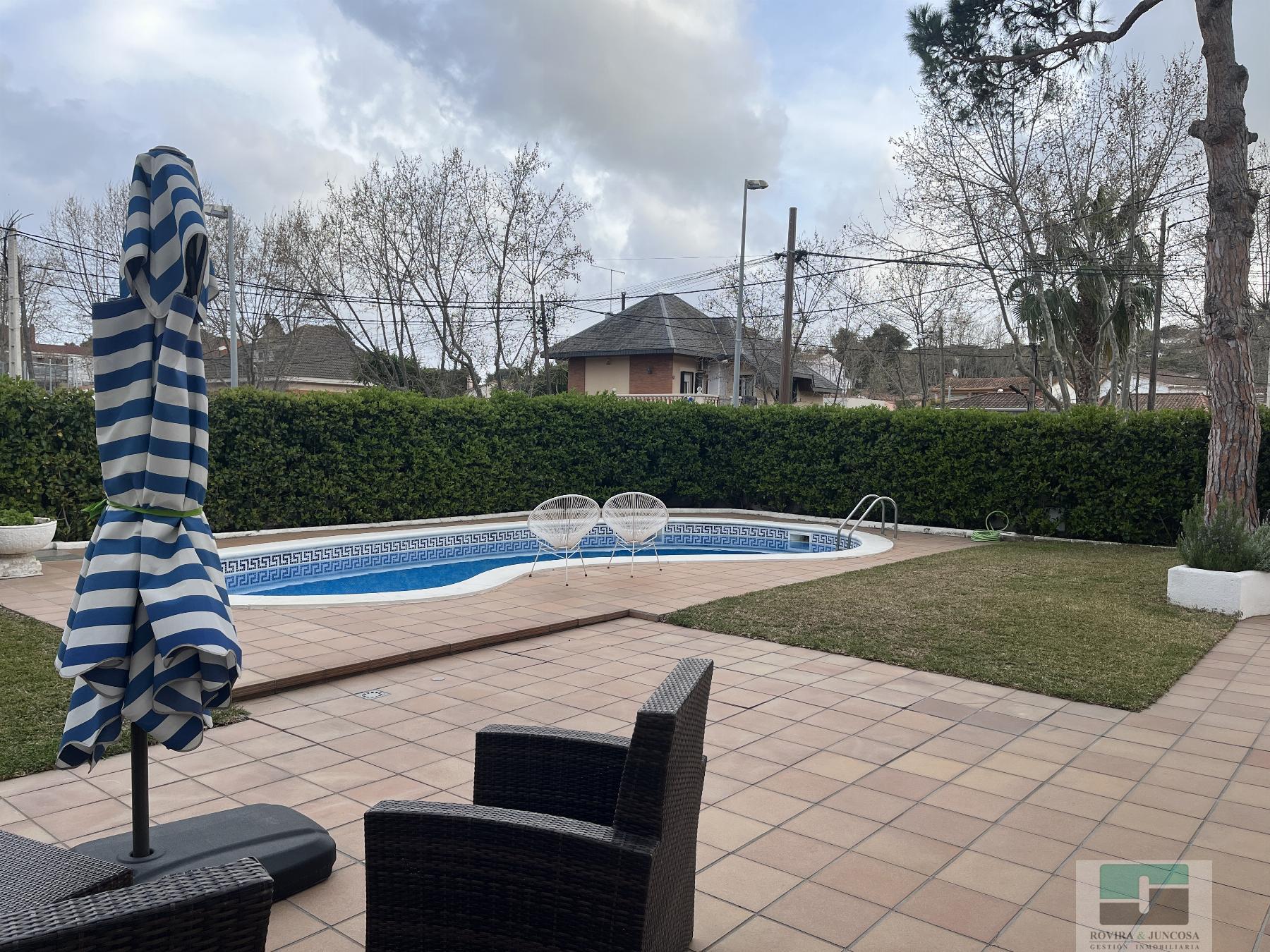 For rent of chalet in Castelldefels