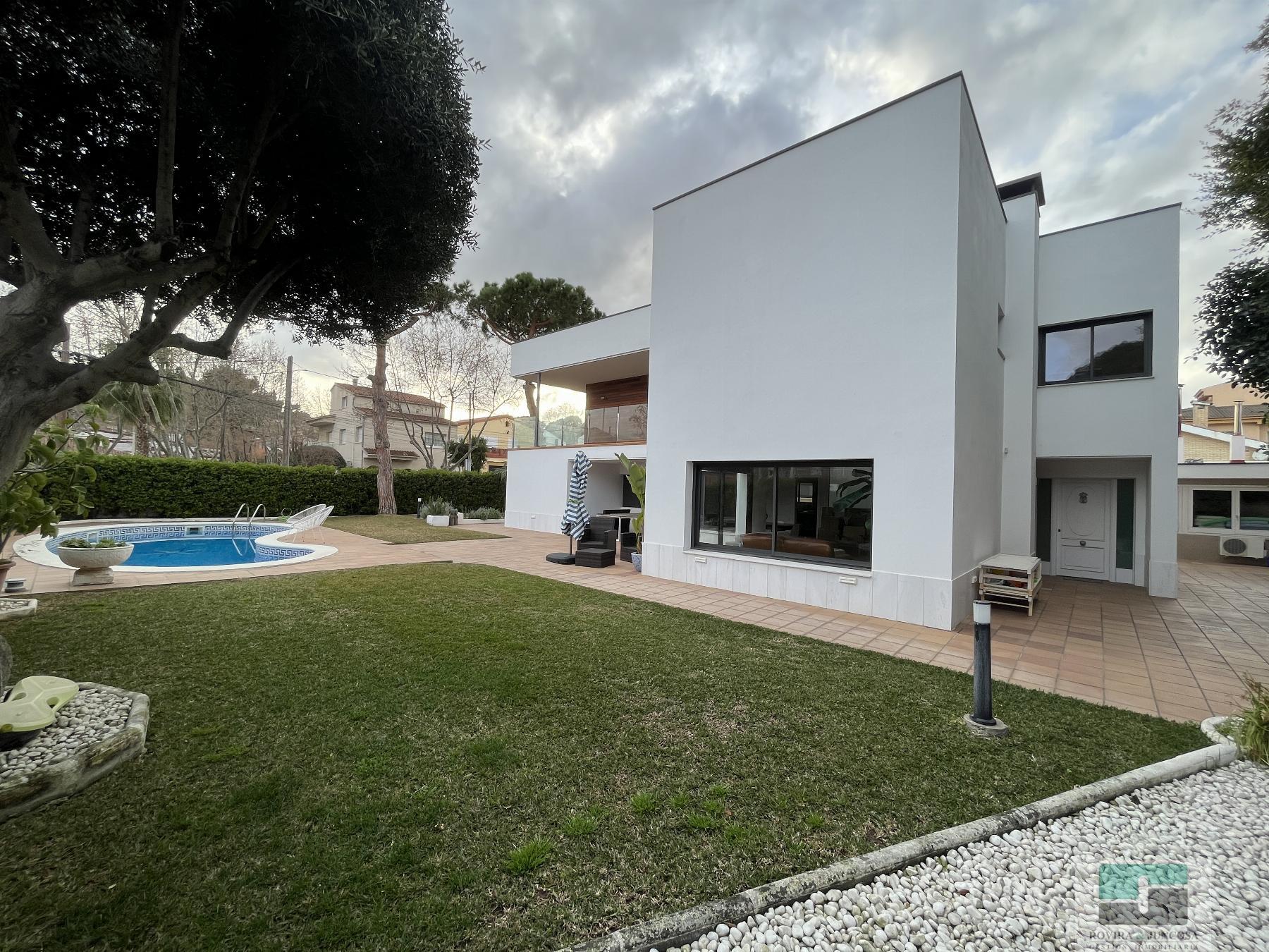 For rent of chalet in Castelldefels