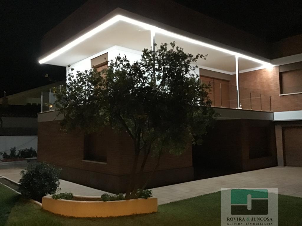For rent of chalet in Castelldefels