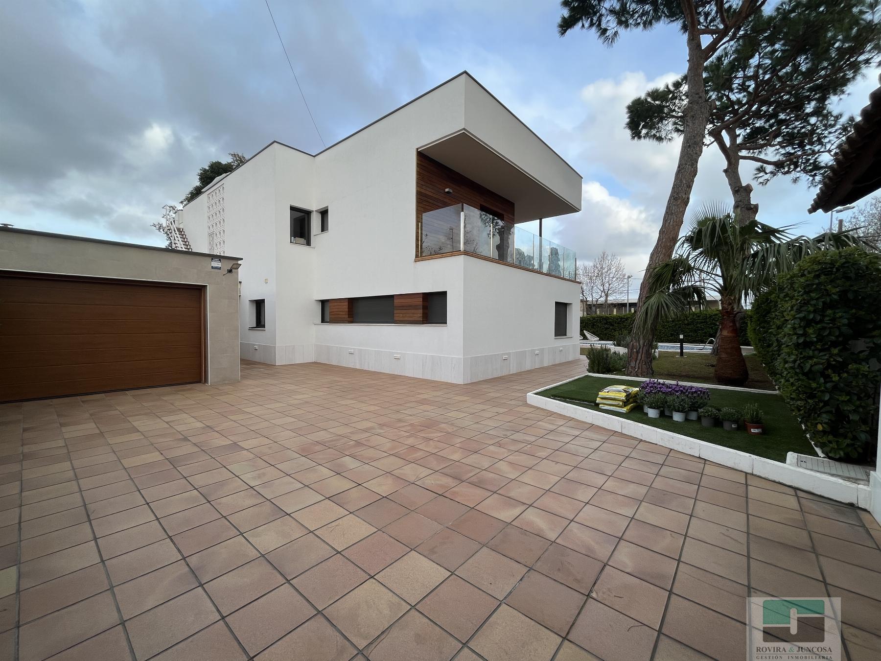 For rent of chalet in Castelldefels