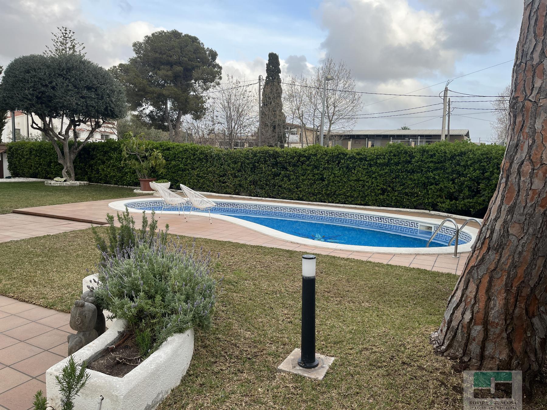 For rent of chalet in Castelldefels