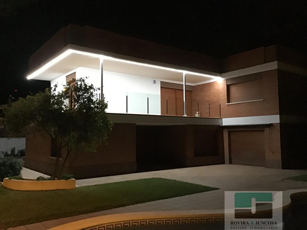 For rent of chalet in Castelldefels