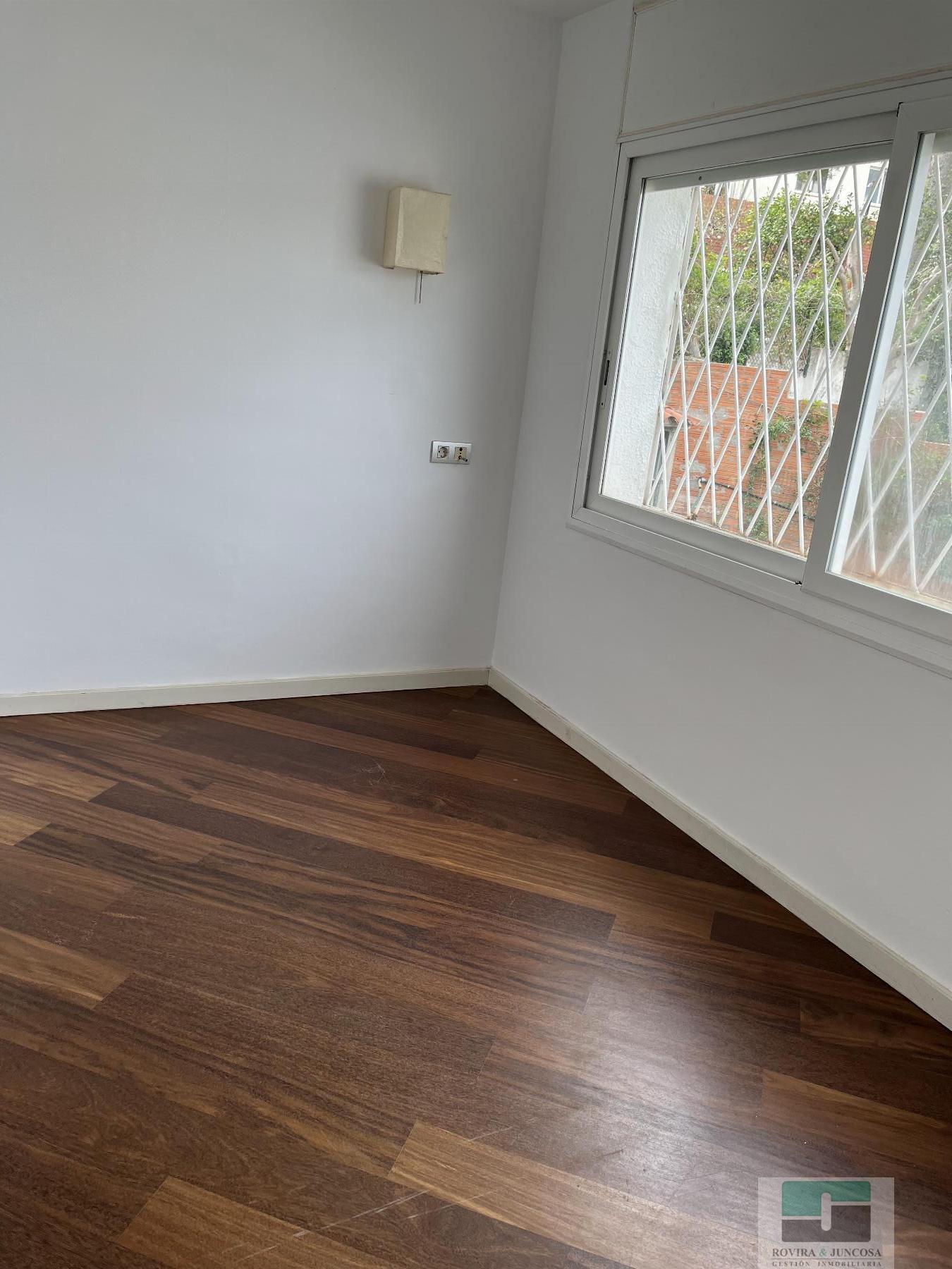 For sale of chalet in Castelldefels
