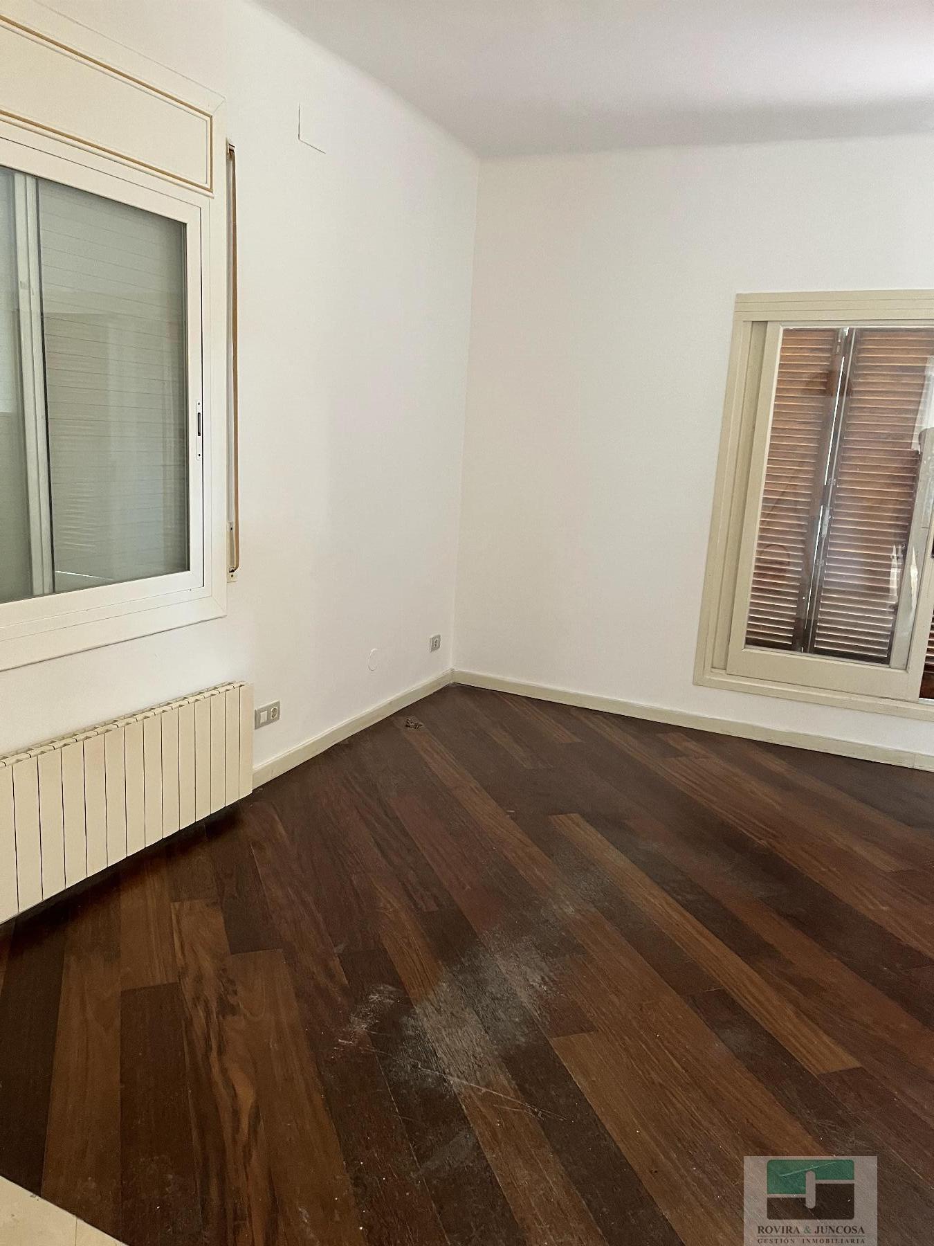 For sale of chalet in Castelldefels