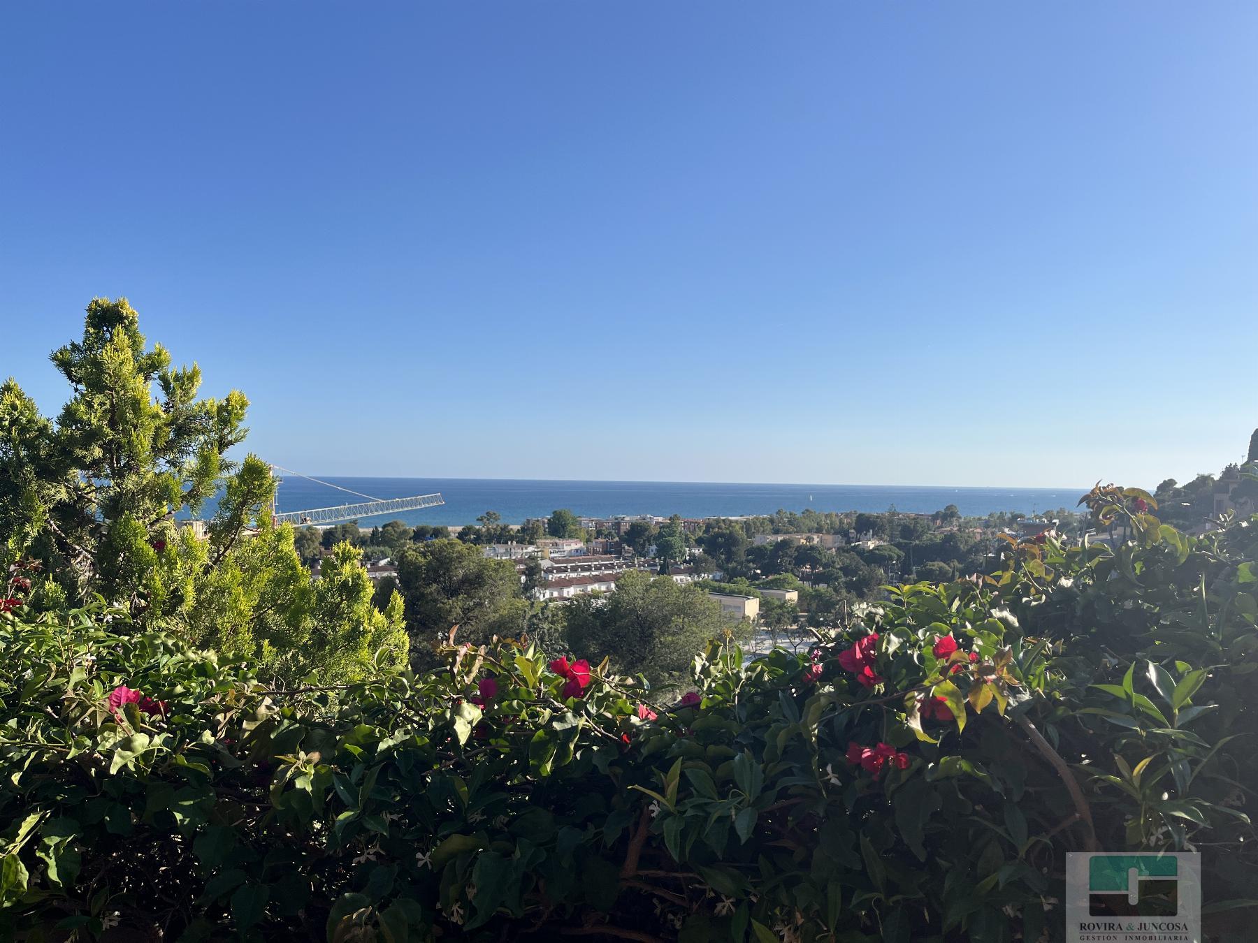 For sale of chalet in Castelldefels