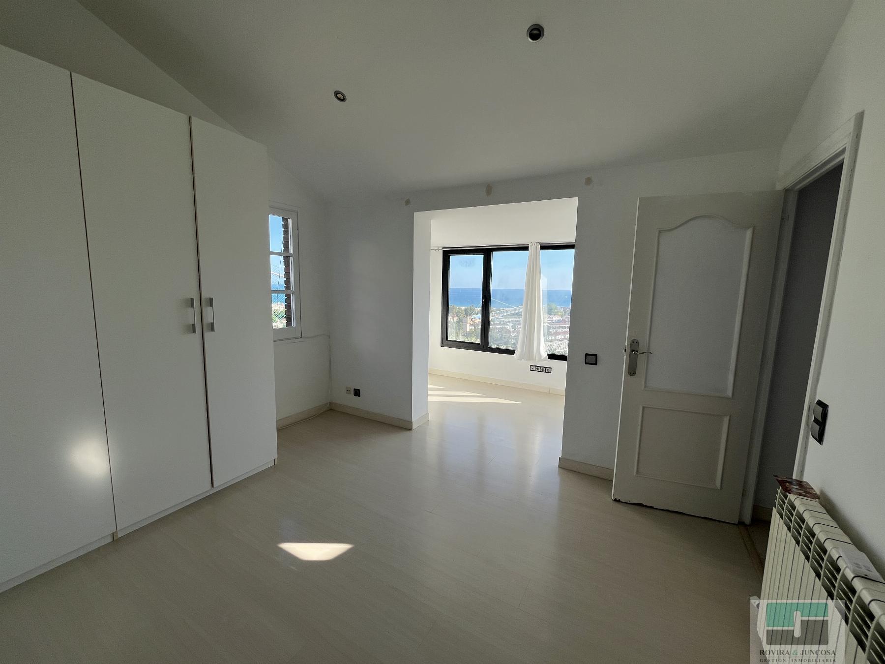 For sale of chalet in Castelldefels