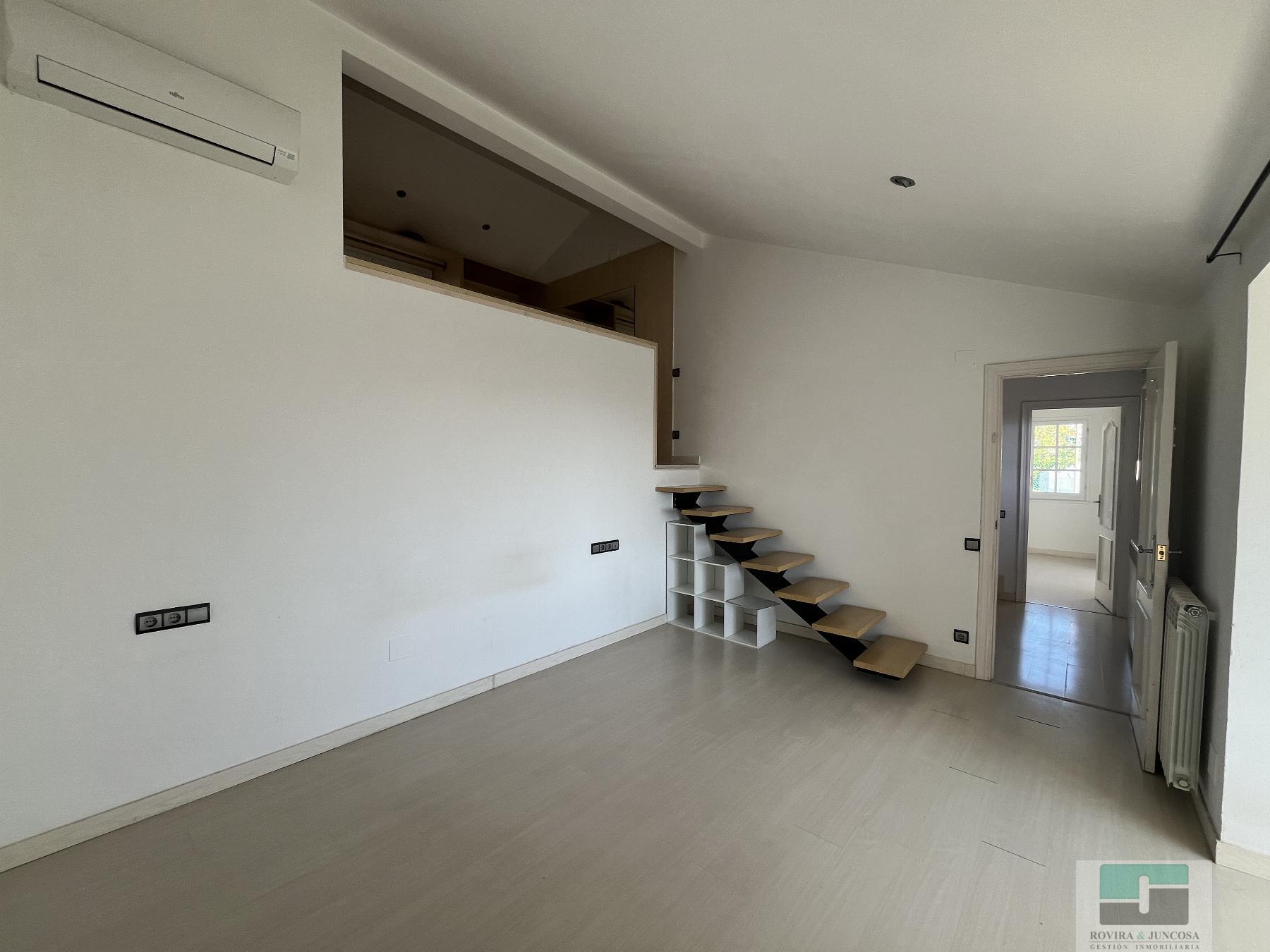 For sale of chalet in Castelldefels