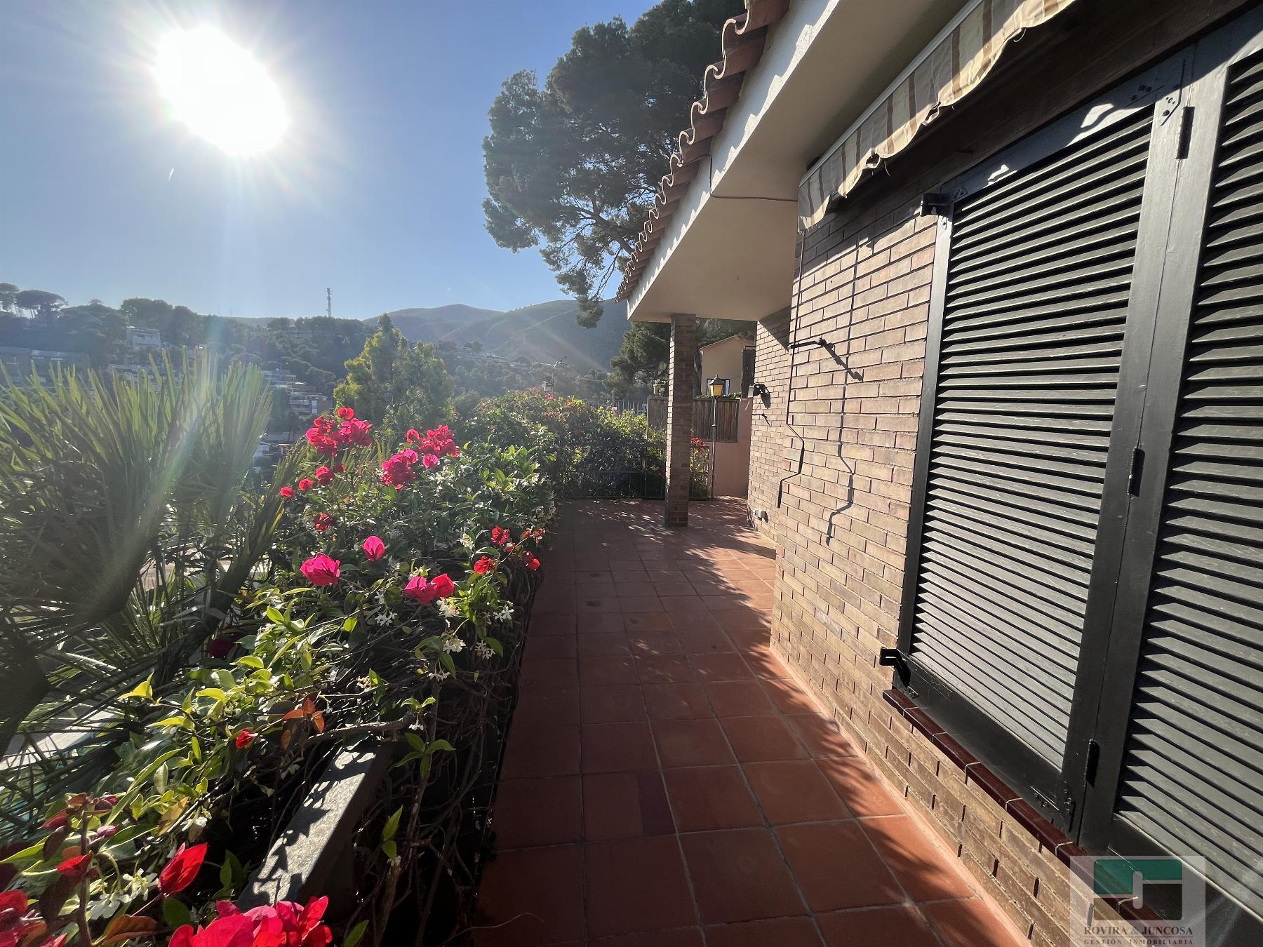 For sale of chalet in Castelldefels
