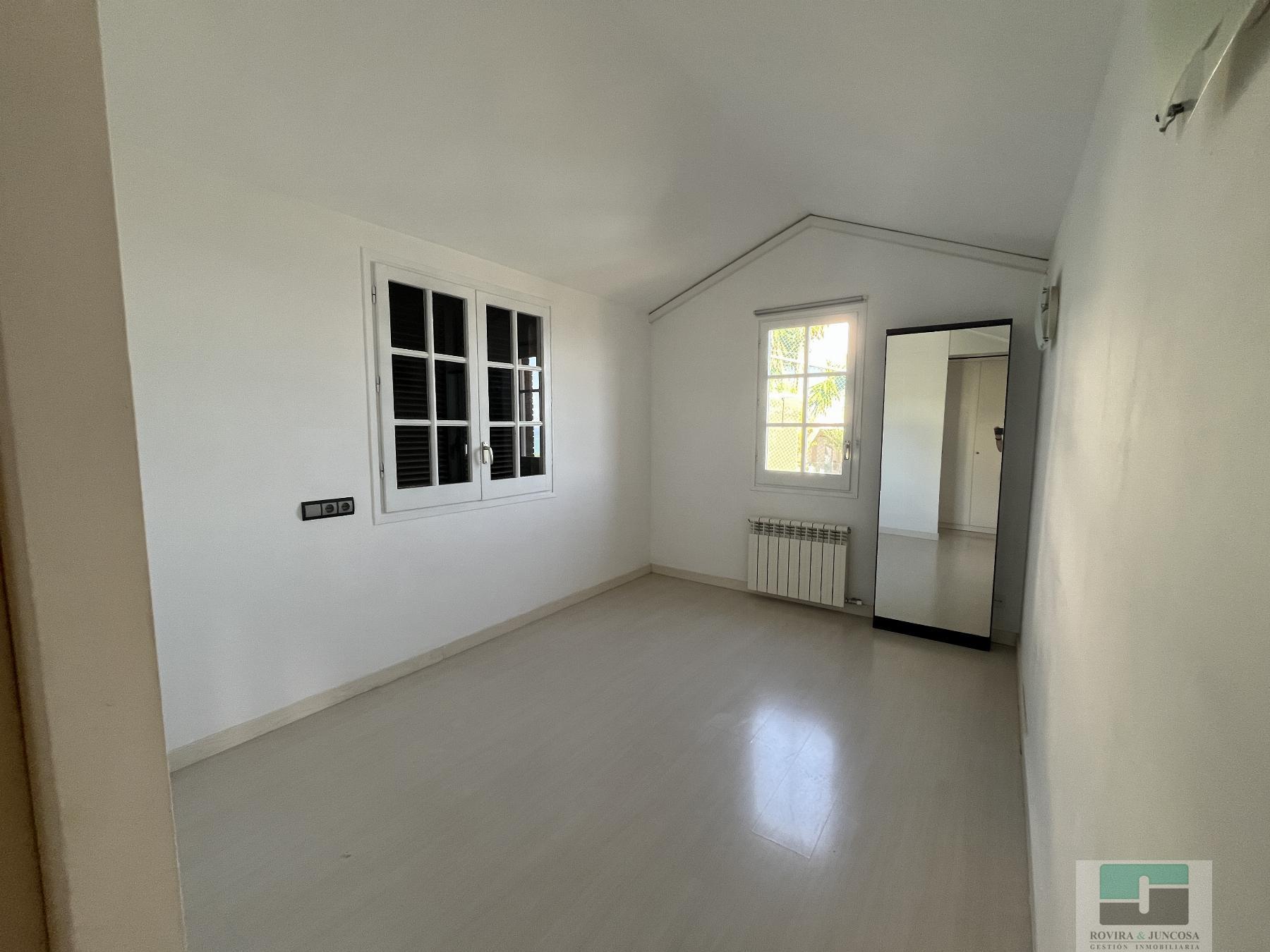 For sale of chalet in Castelldefels