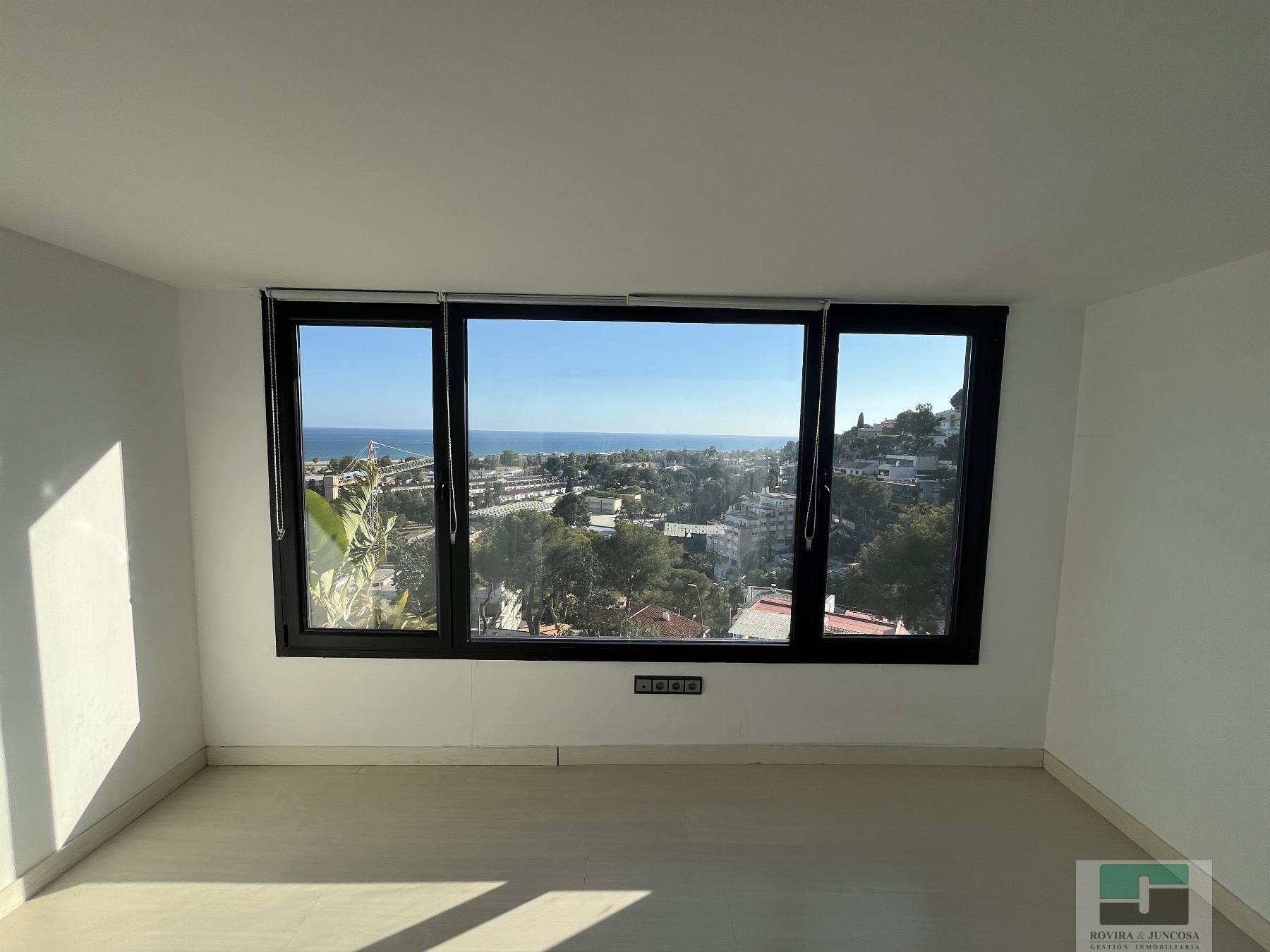 For sale of chalet in Castelldefels