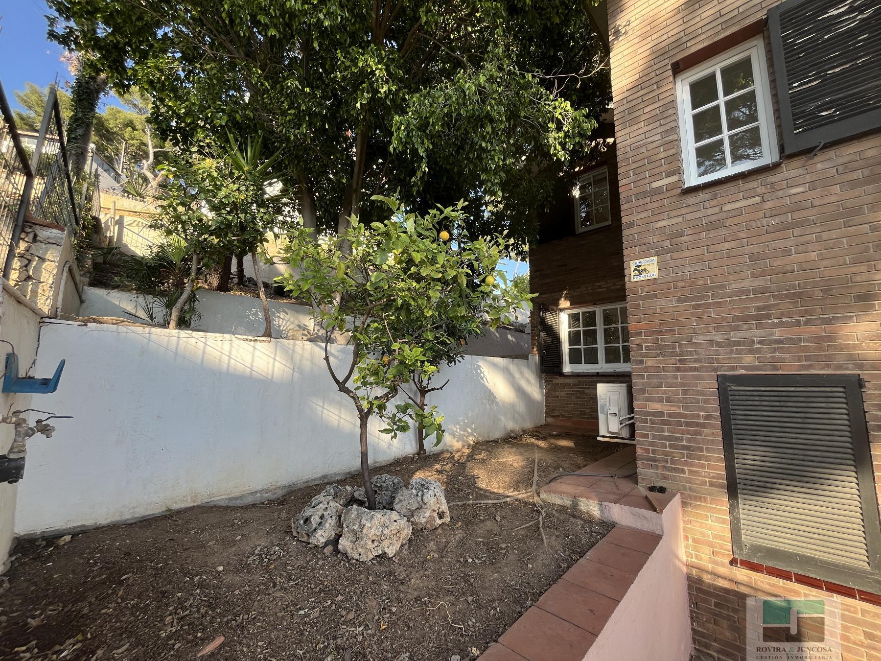 For sale of chalet in Castelldefels