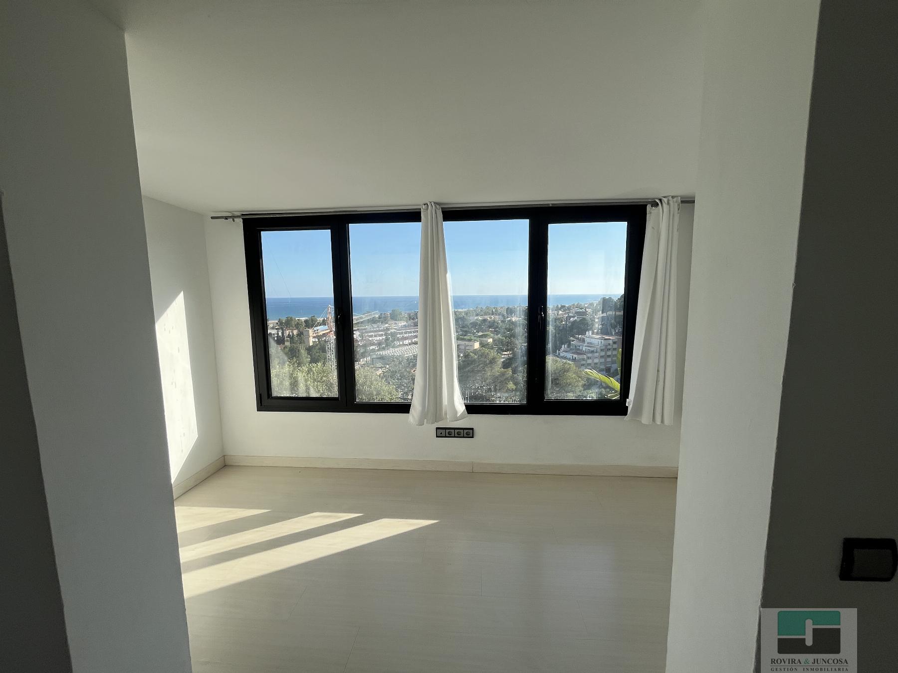 For sale of chalet in Castelldefels