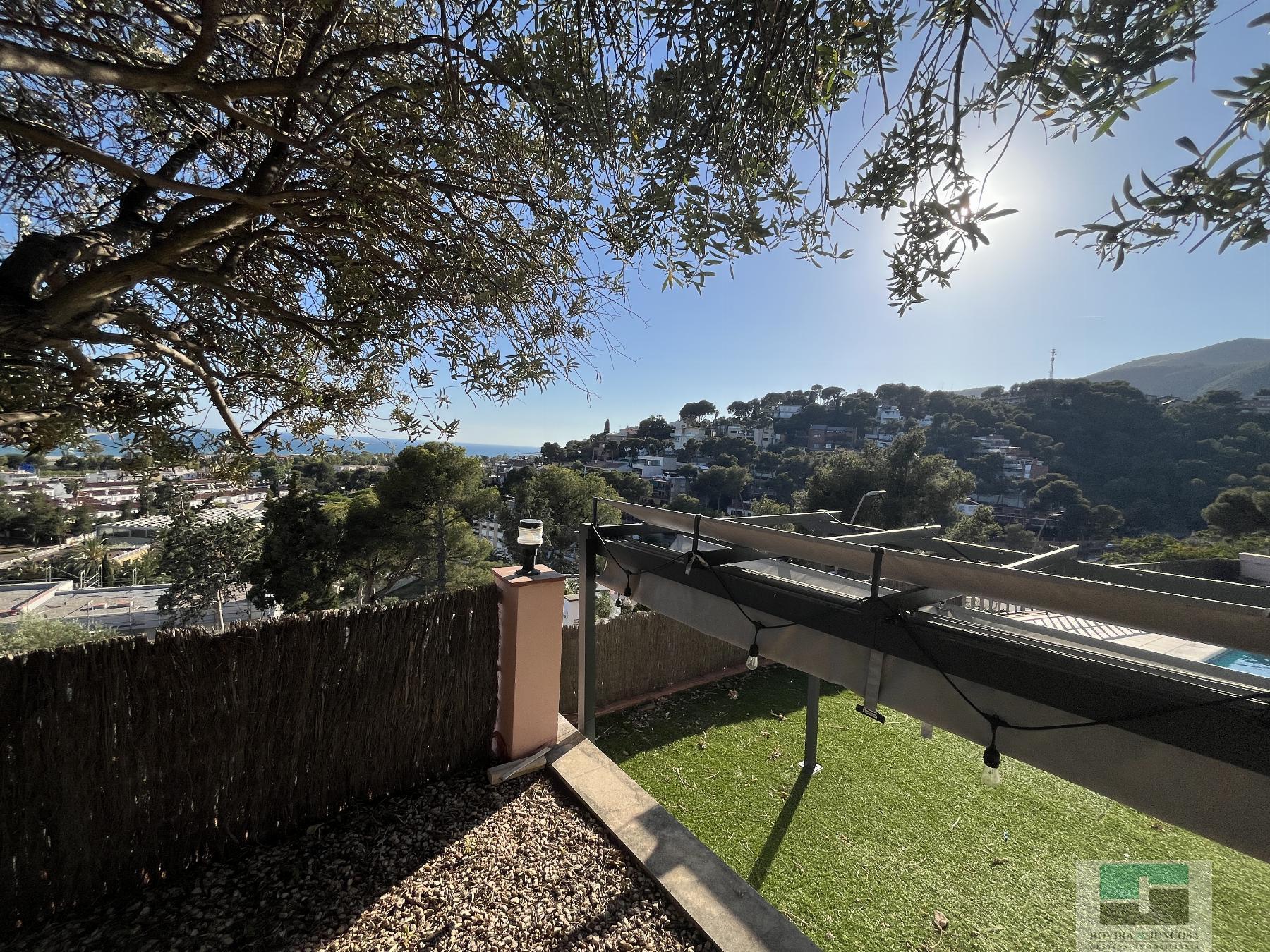 For sale of chalet in Castelldefels