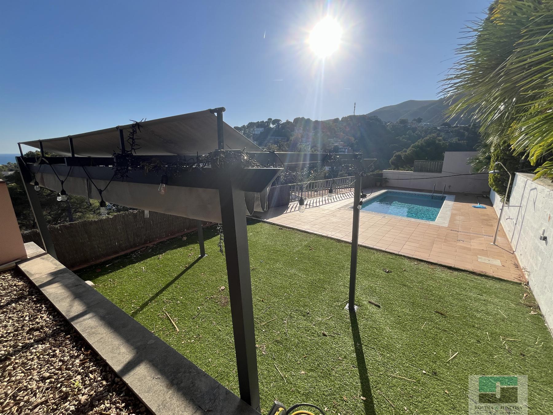 For sale of chalet in Castelldefels