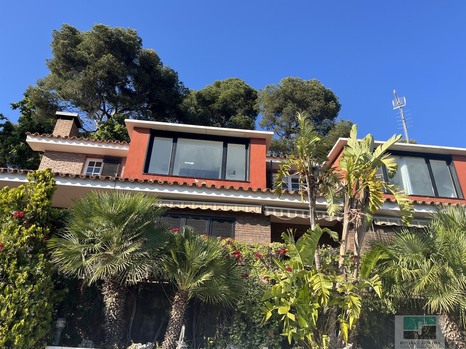 For sale of chalet in Castelldefels