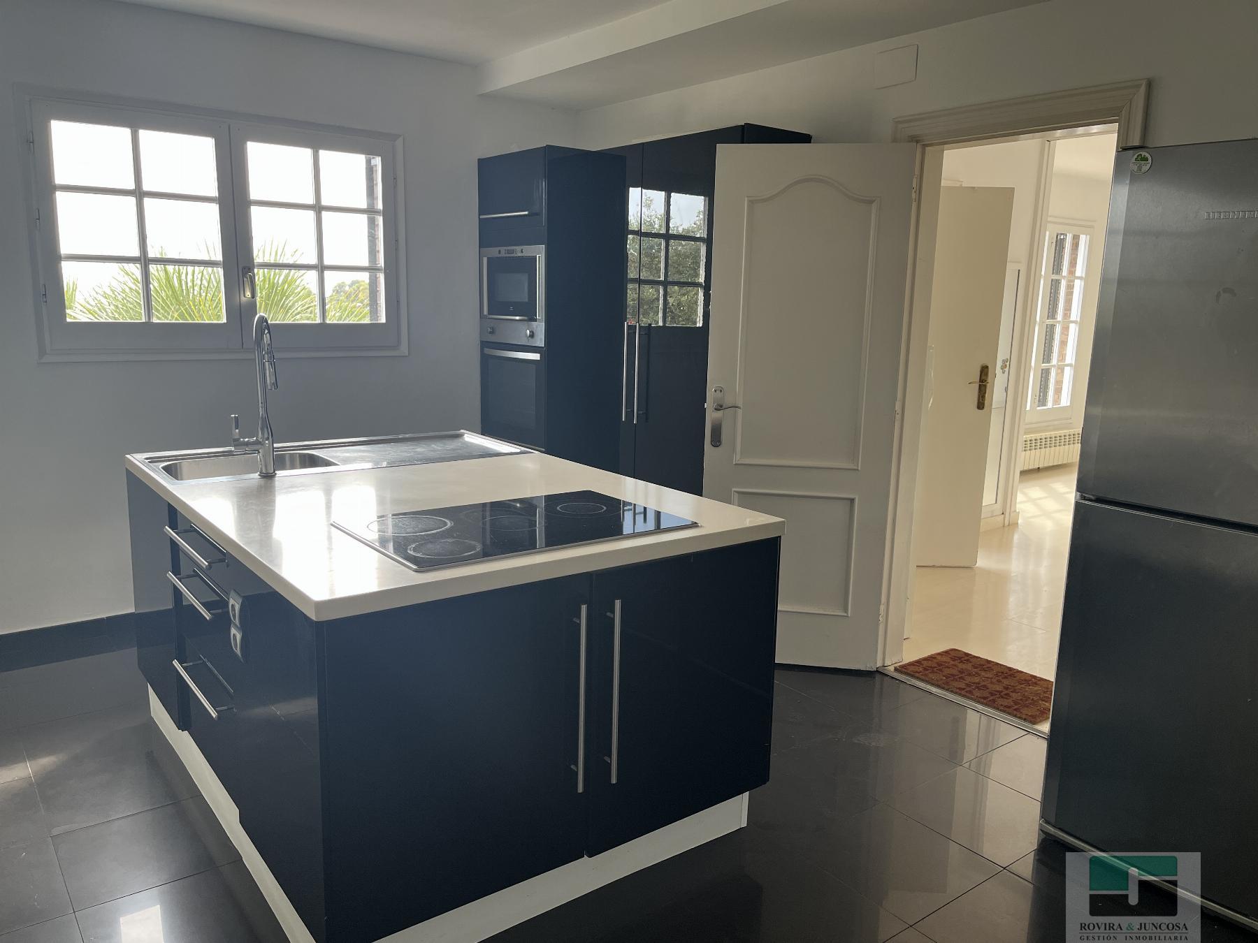 For sale of chalet in Castelldefels