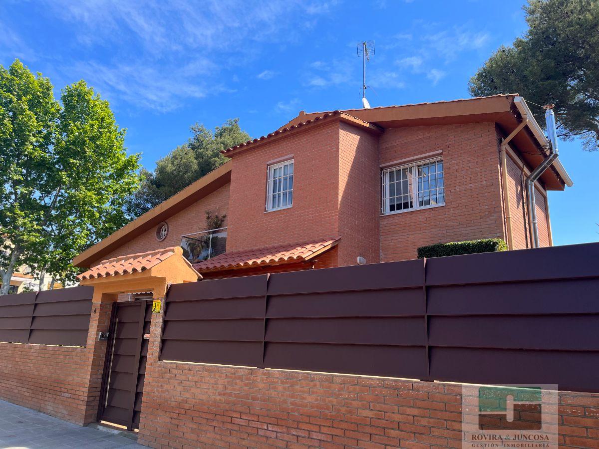 For rent of chalet in Castelldefels
