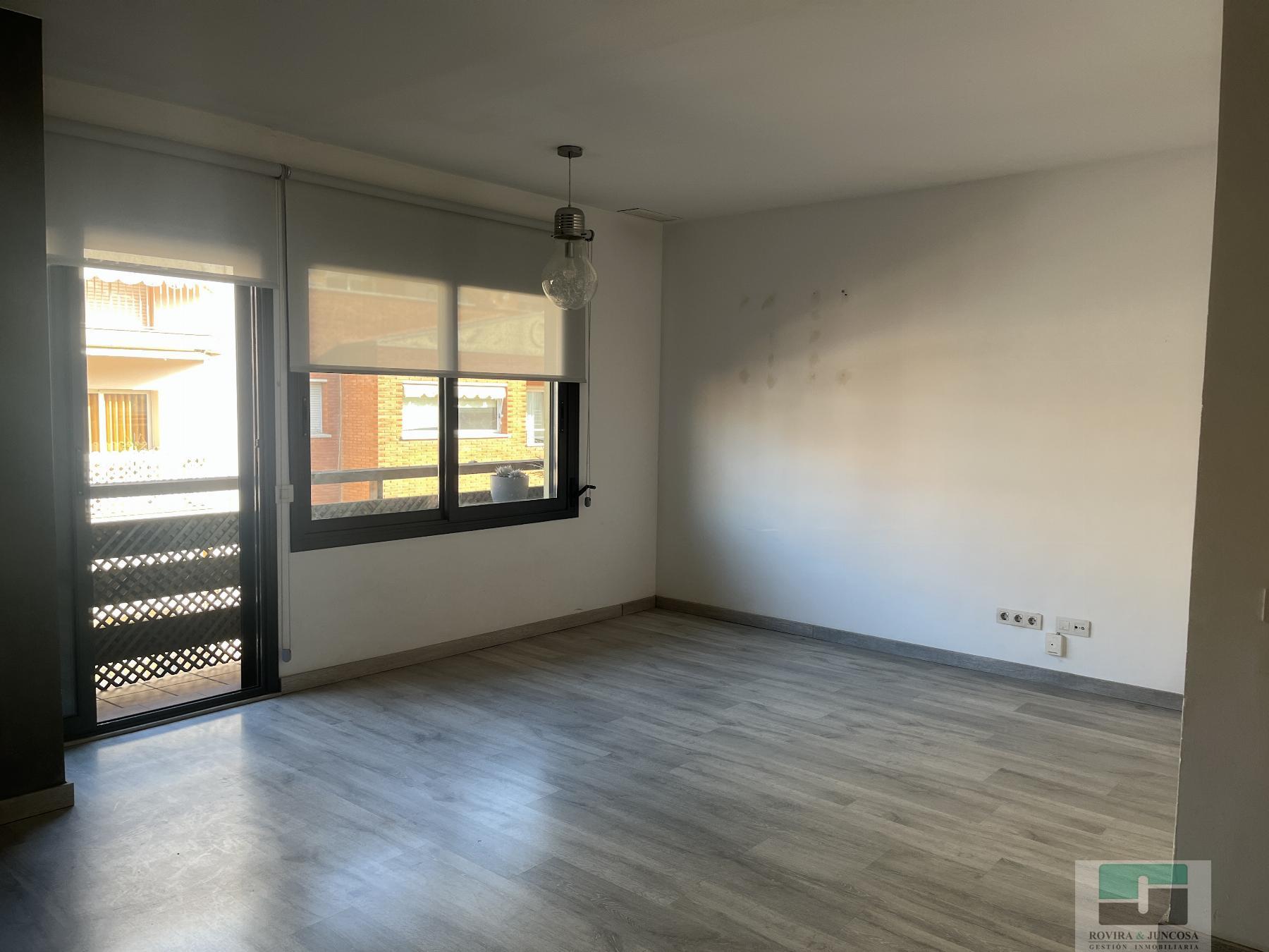 For rent of duplex in Castelldefels