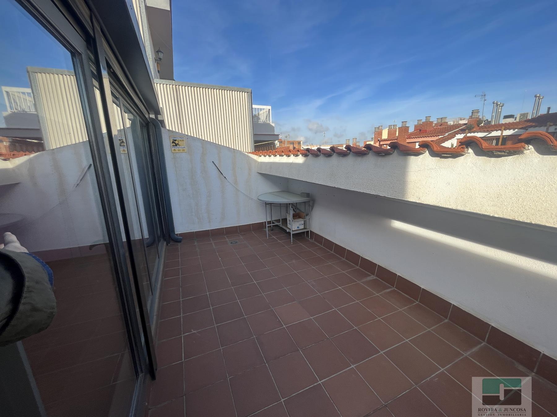 For rent of duplex in Castelldefels
