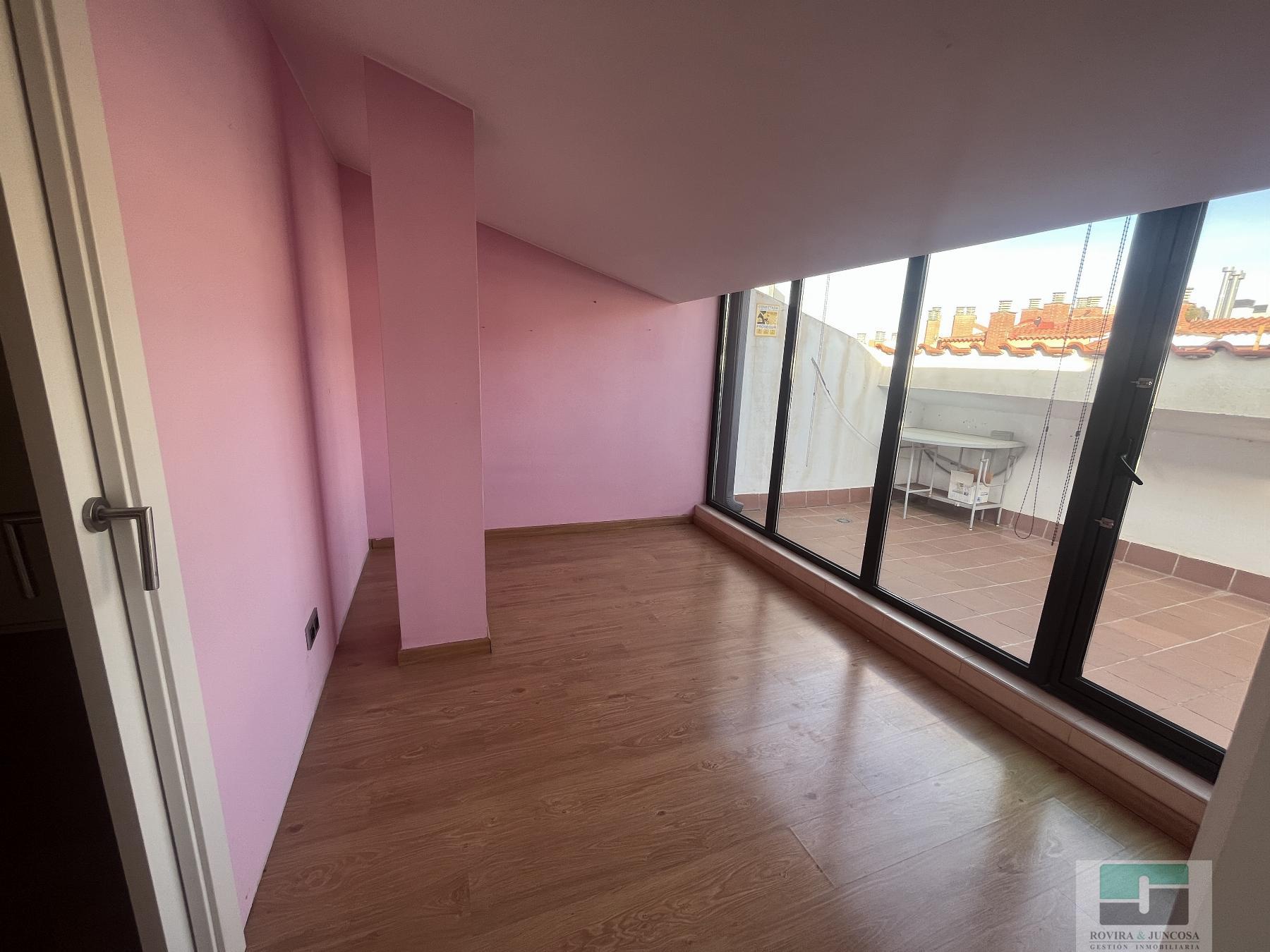 For rent of duplex in Castelldefels