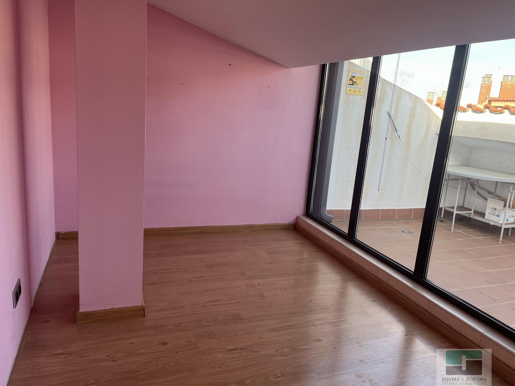 For rent of duplex in Castelldefels