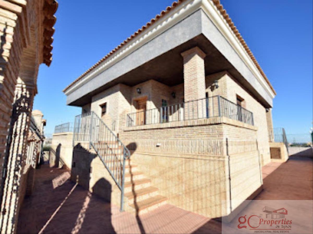 For sale of chalet in Los Montesinos