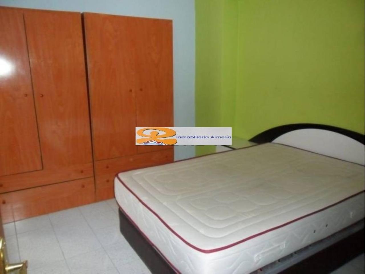 For sale of flat in Almería