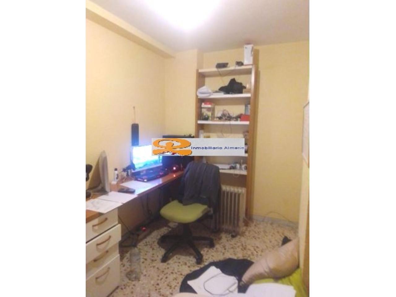 For sale of flat in Almería