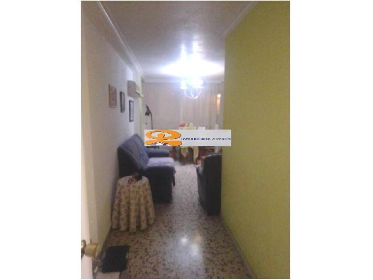 For sale of flat in Almería
