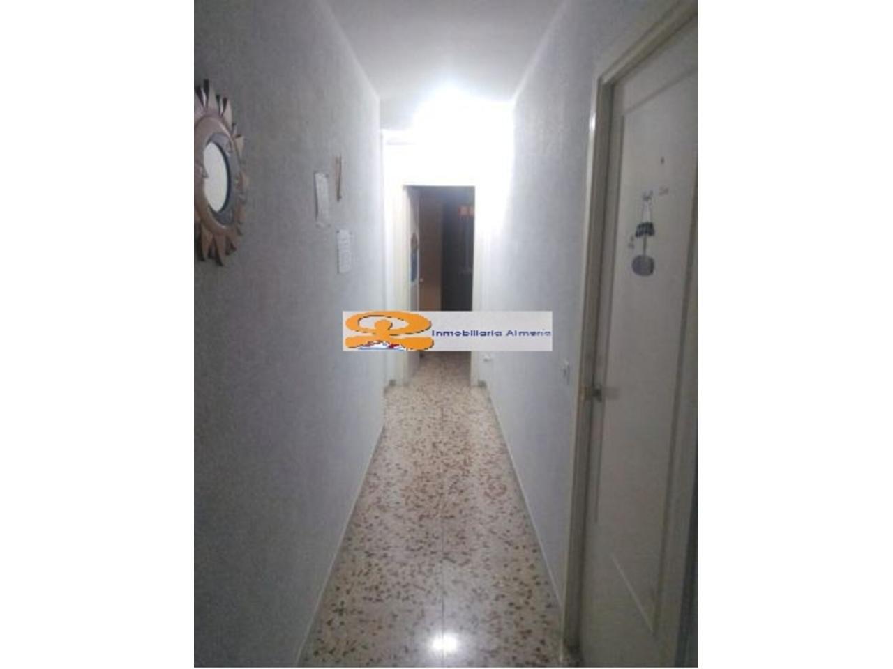 For sale of flat in Almería