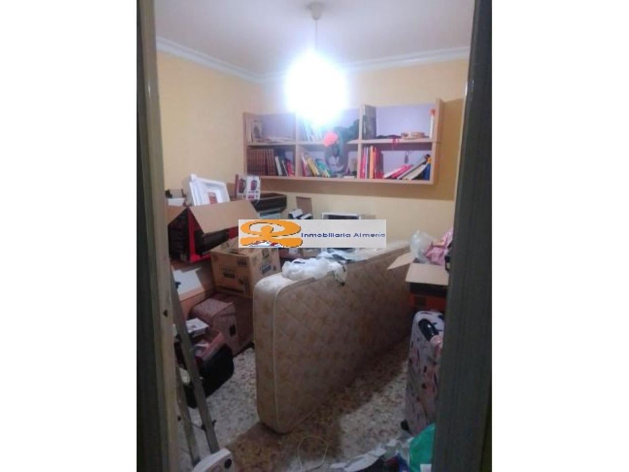 For sale of flat in Almería