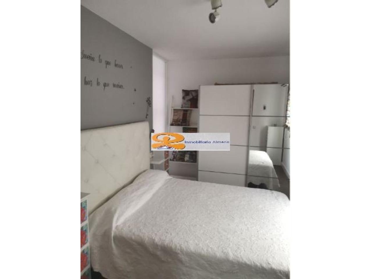 For sale of flat in Almería
