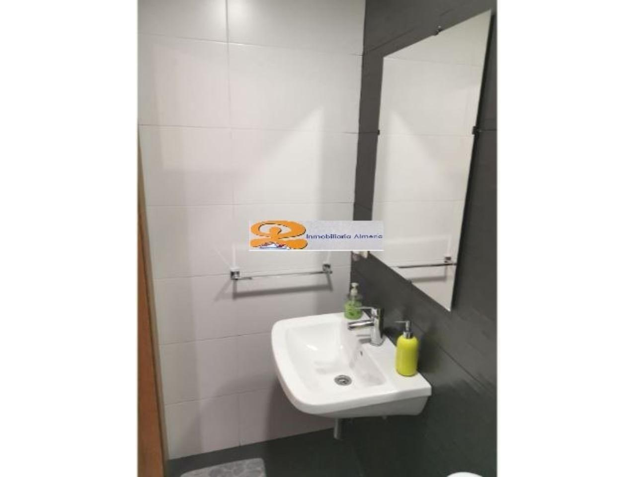 For sale of flat in Almería