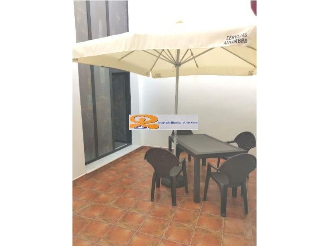 For sale of flat in Almería