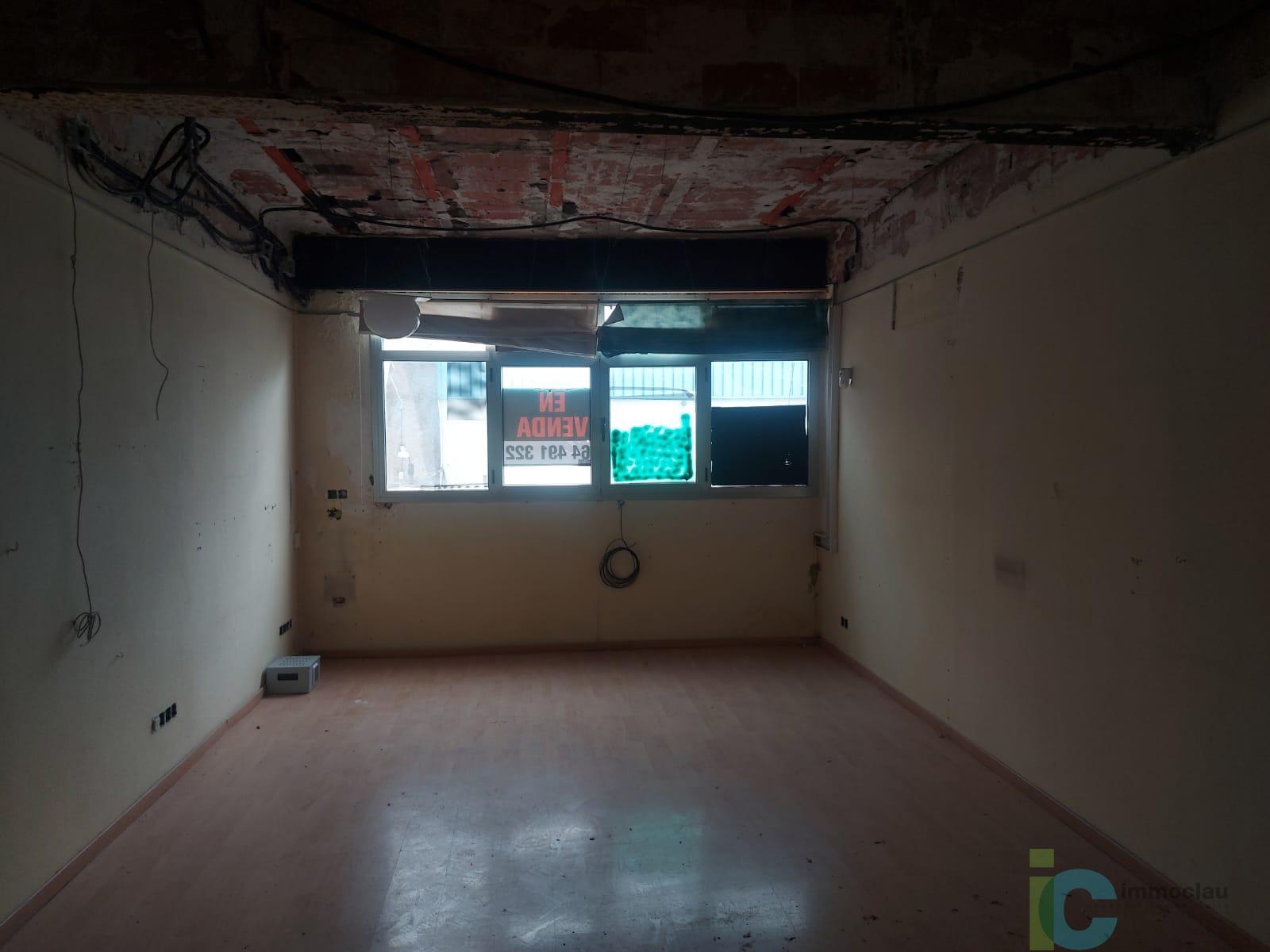 For sale of industrial plant/warehouse in L Hospitalet de Llobregat