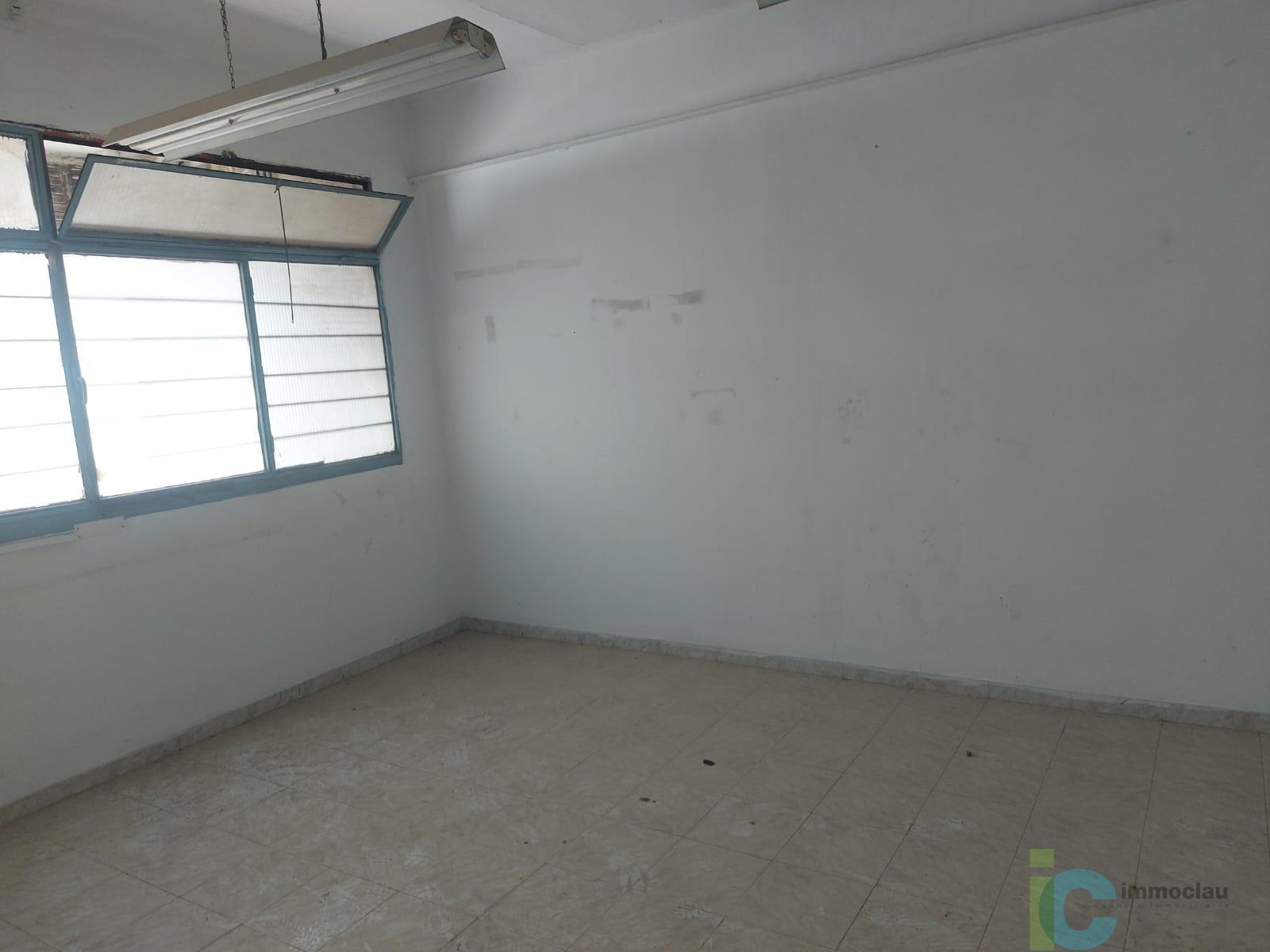 For sale of industrial plant/warehouse in L Hospitalet de Llobregat