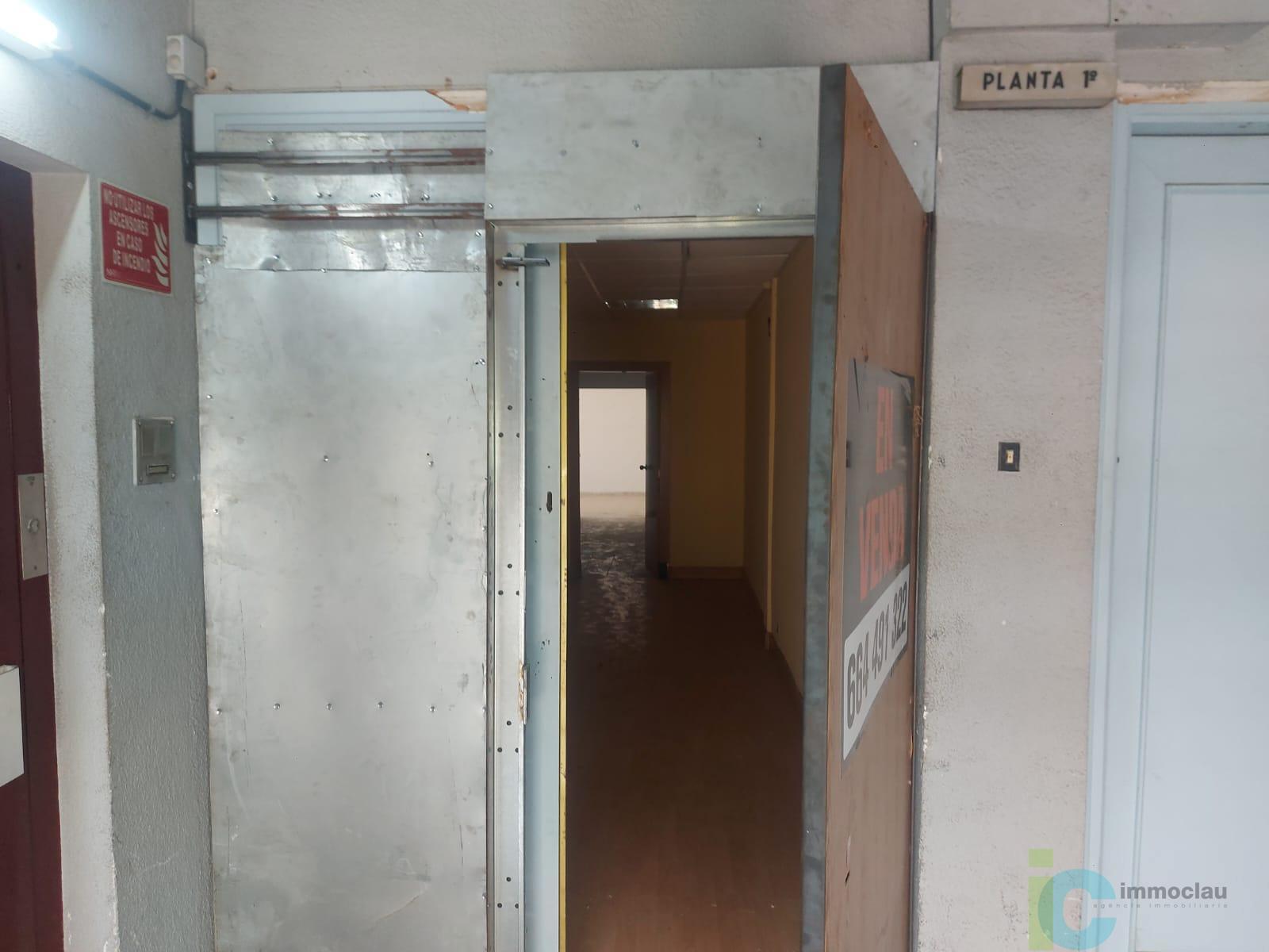 For sale of industrial plant/warehouse in L Hospitalet de Llobregat