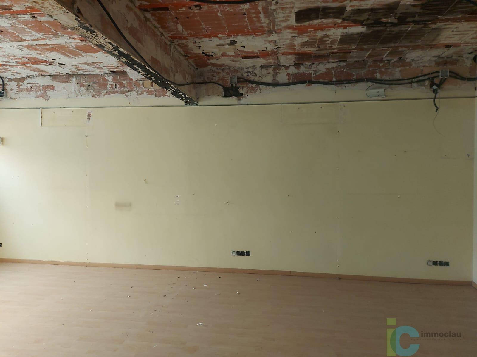 For sale of industrial plant/warehouse in L Hospitalet de Llobregat