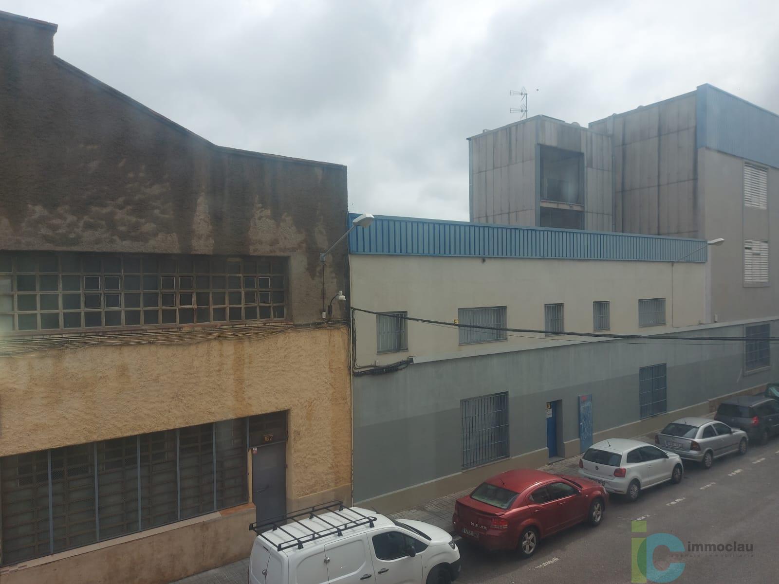 For sale of industrial plant/warehouse in L Hospitalet de Llobregat