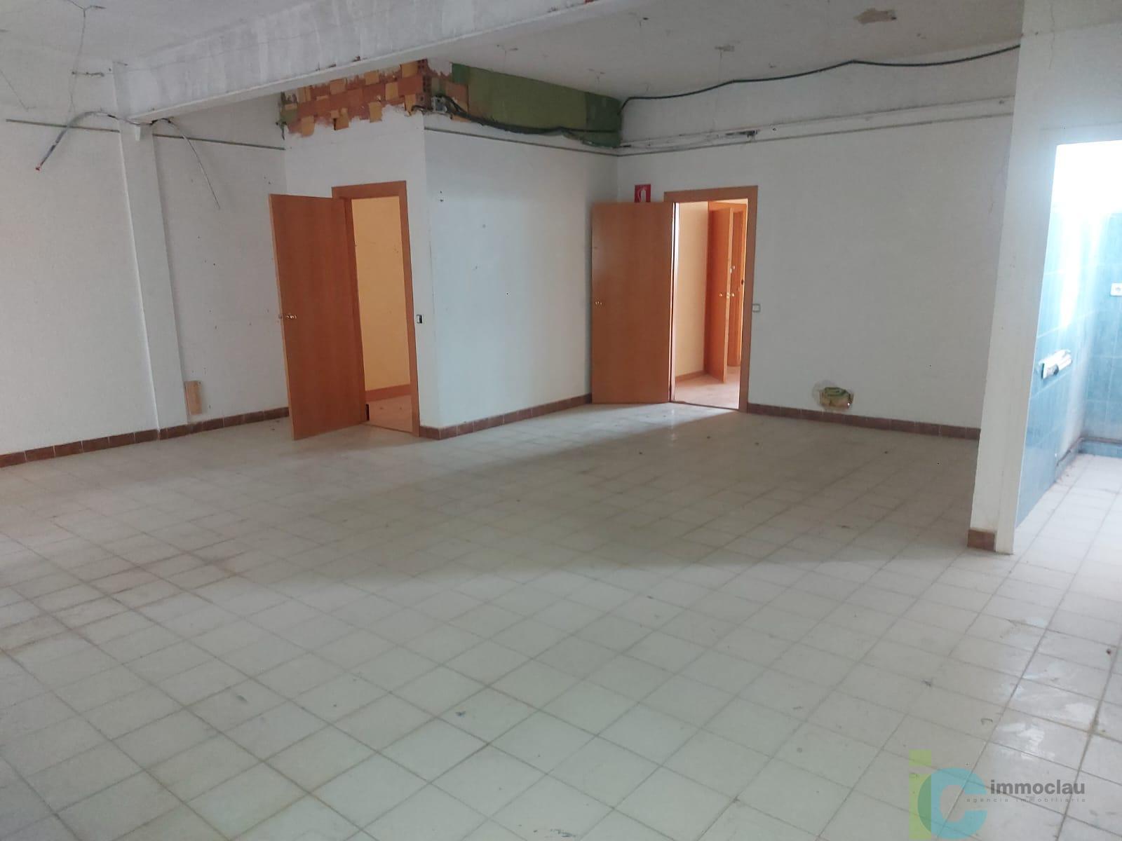 For sale of industrial plant/warehouse in L Hospitalet de Llobregat