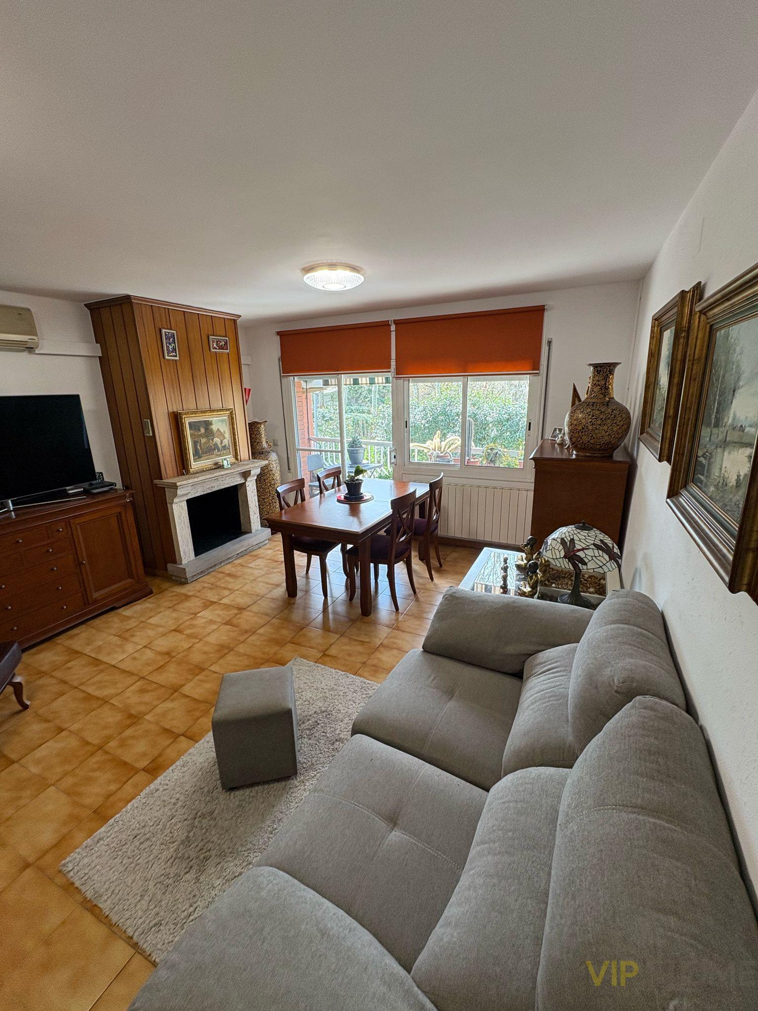 For sale of house in Llagostera